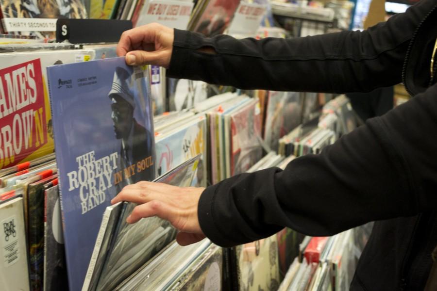 Are Vinyl Records Back? 