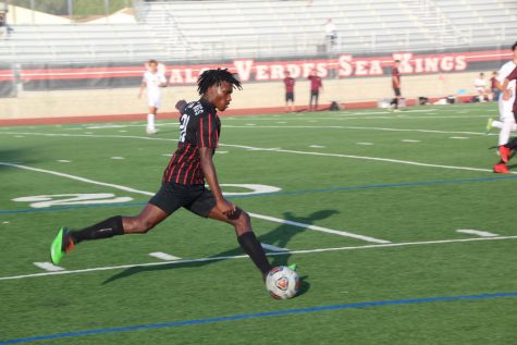 Senior JJ Udeani played a strong defensive game at PV’s home opener against Long Beach Wilson on November 30. The Sea Kings won 1-0. 
(Photo Courtesy of Cynthia Mindicino)