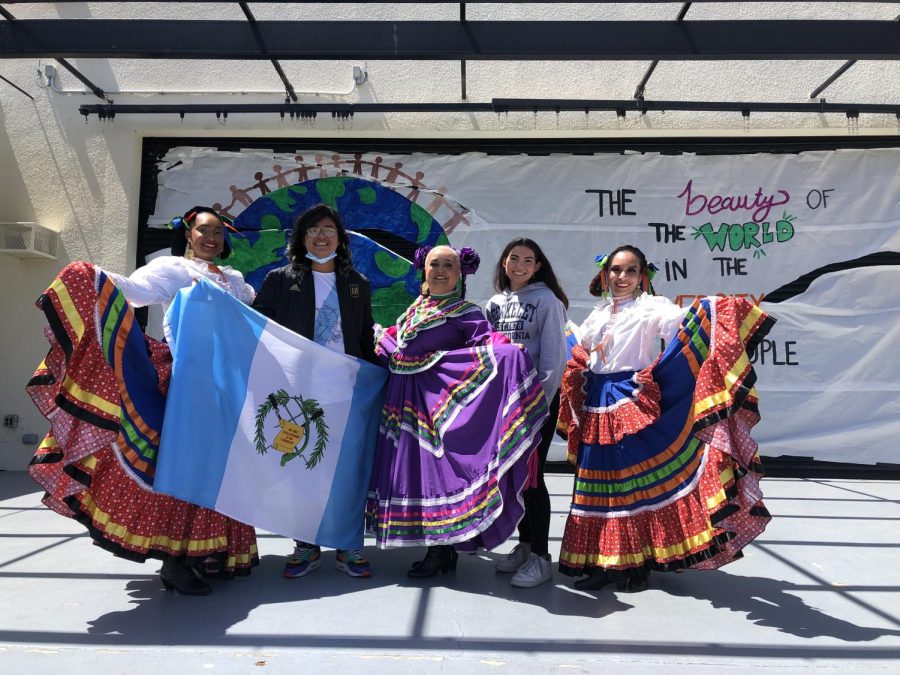 LASA Presidents Luka Ardon and Alina Montalvan at a cultural food fair last year. (Photo courtesy of Cynthia Mindicino)