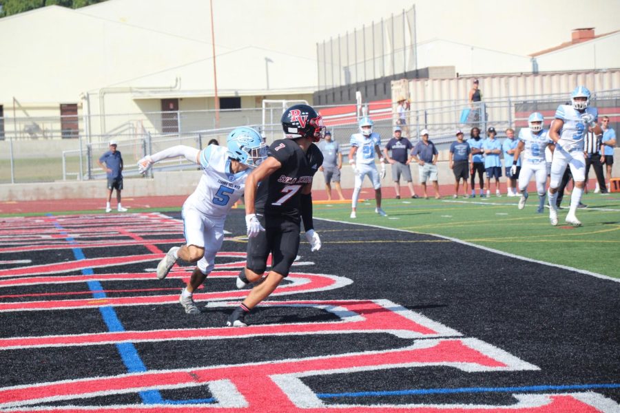 Luke Gayton runs route against Corona Del Mar at the game on Sept. 2 (Photo by Quinn Kearns)